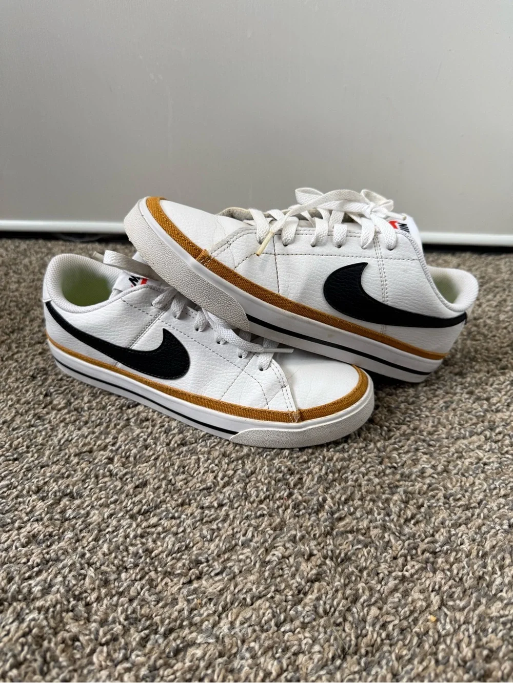 Nike White Sneakers with Black Swoosh and Brown Trim - Picture 1 of 6
